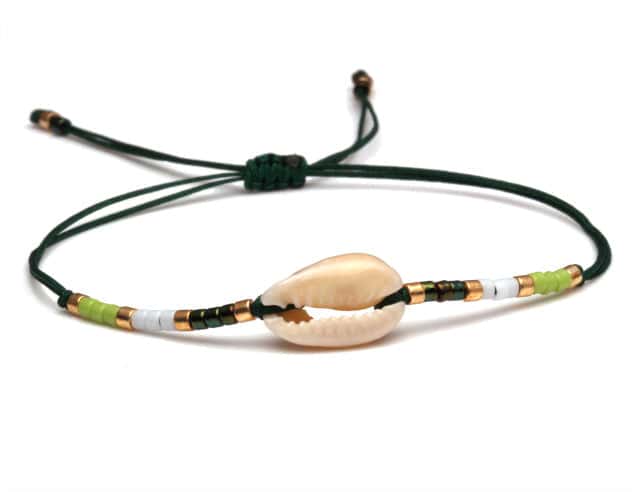 Bracciale Conchiglie Cauri Cordoncino Verde Scuro
